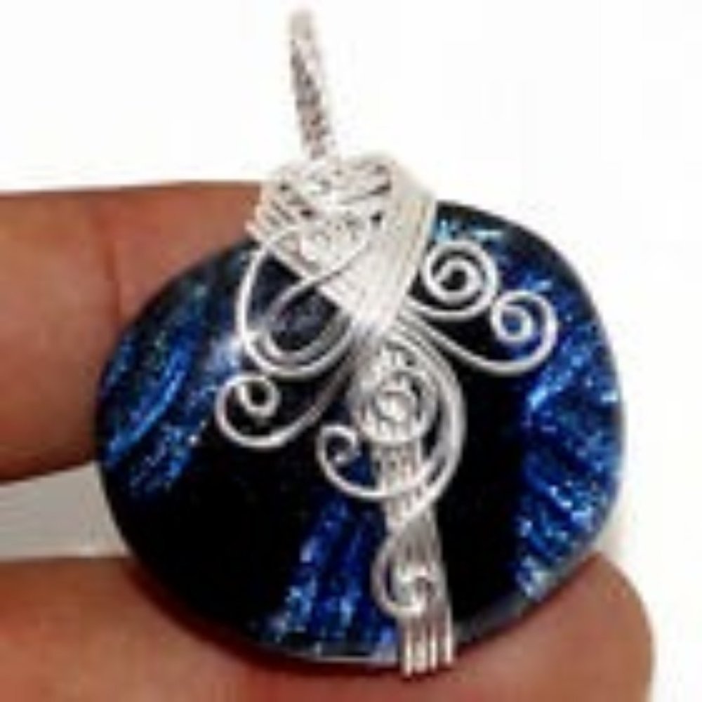 Beautiful Dichonic Pendant